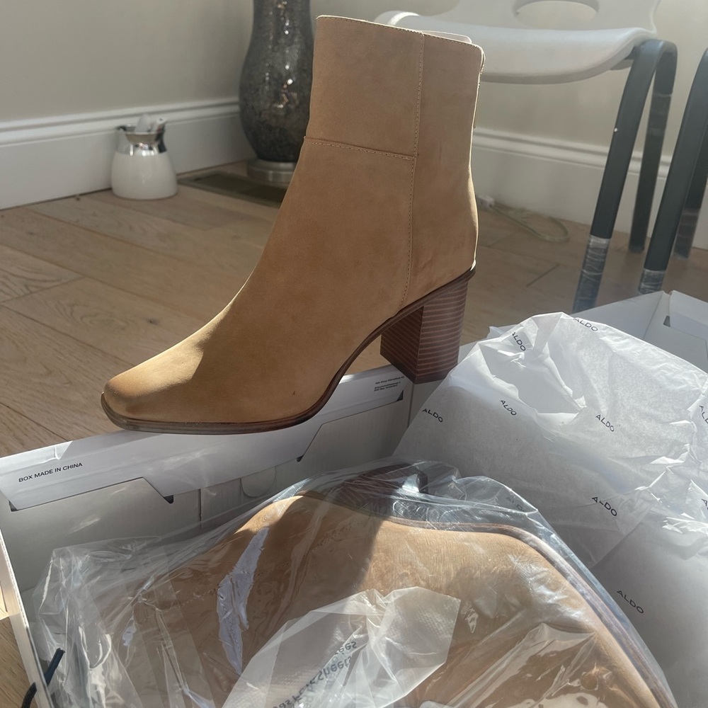 New Aldo luxurious cognac Ankle Boots